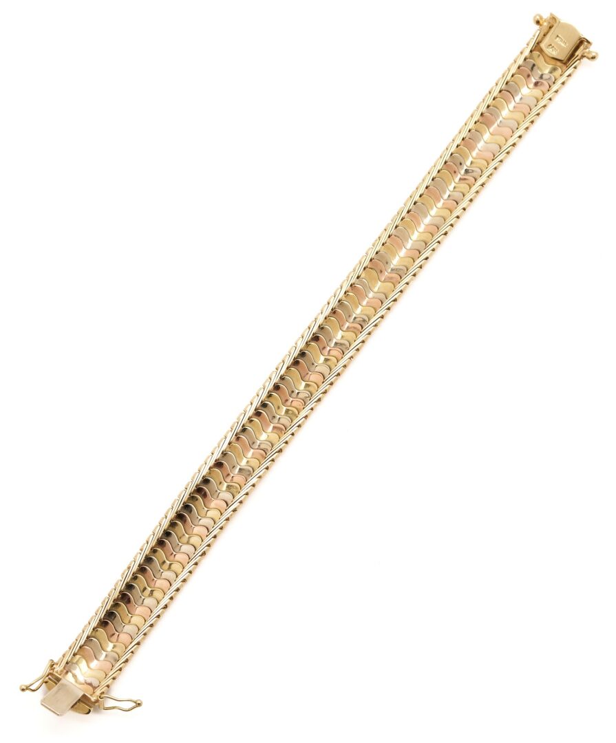 Lot 636: 14K Gold Italian Tri-Color Bracelet