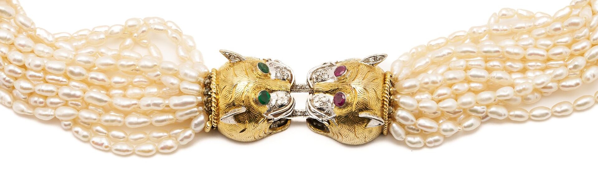 Lot 641: Ladies Pearl Necklace w/ 14K Gold & Diamond Lion's Head Clasp