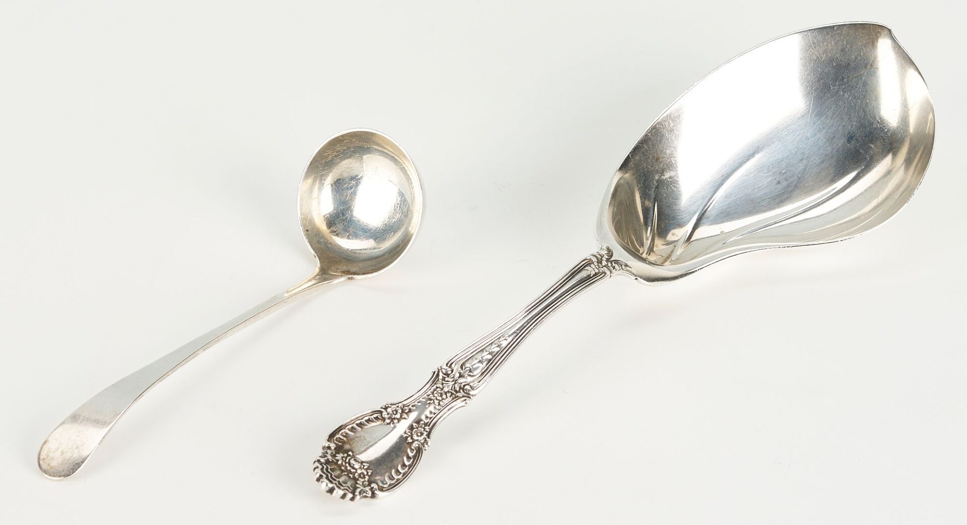 Lot 656: 3 pcs. Tiffany Silver incl. Sauceboat, Oyster Spoon & Sauce Ladle
