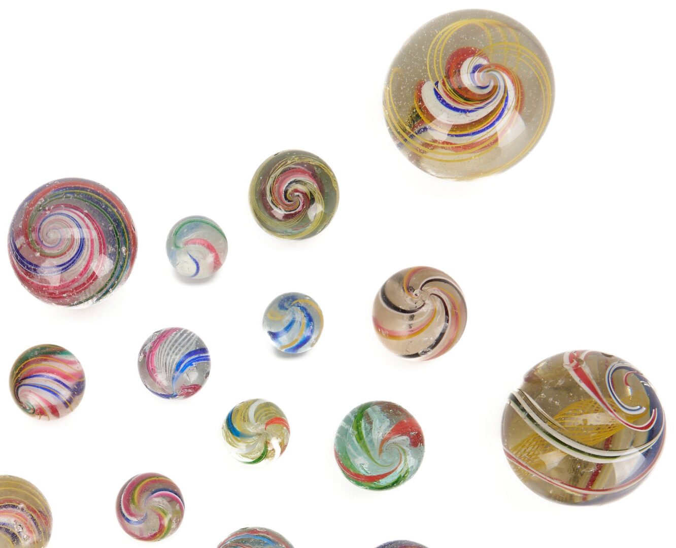 Lot 671: 32 Handmade Transparent Swirl Glass Marbles