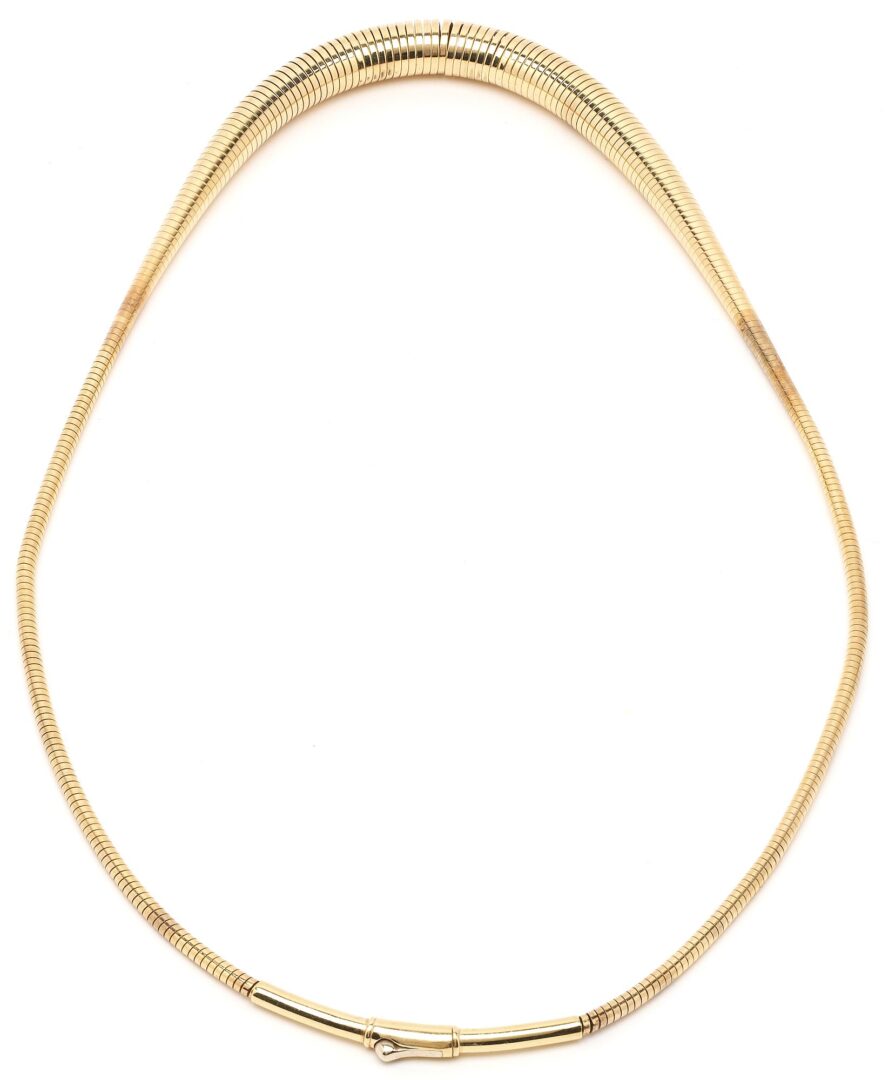 Lot 725: Ladies 14K Yellow Gold Spiral Necklace