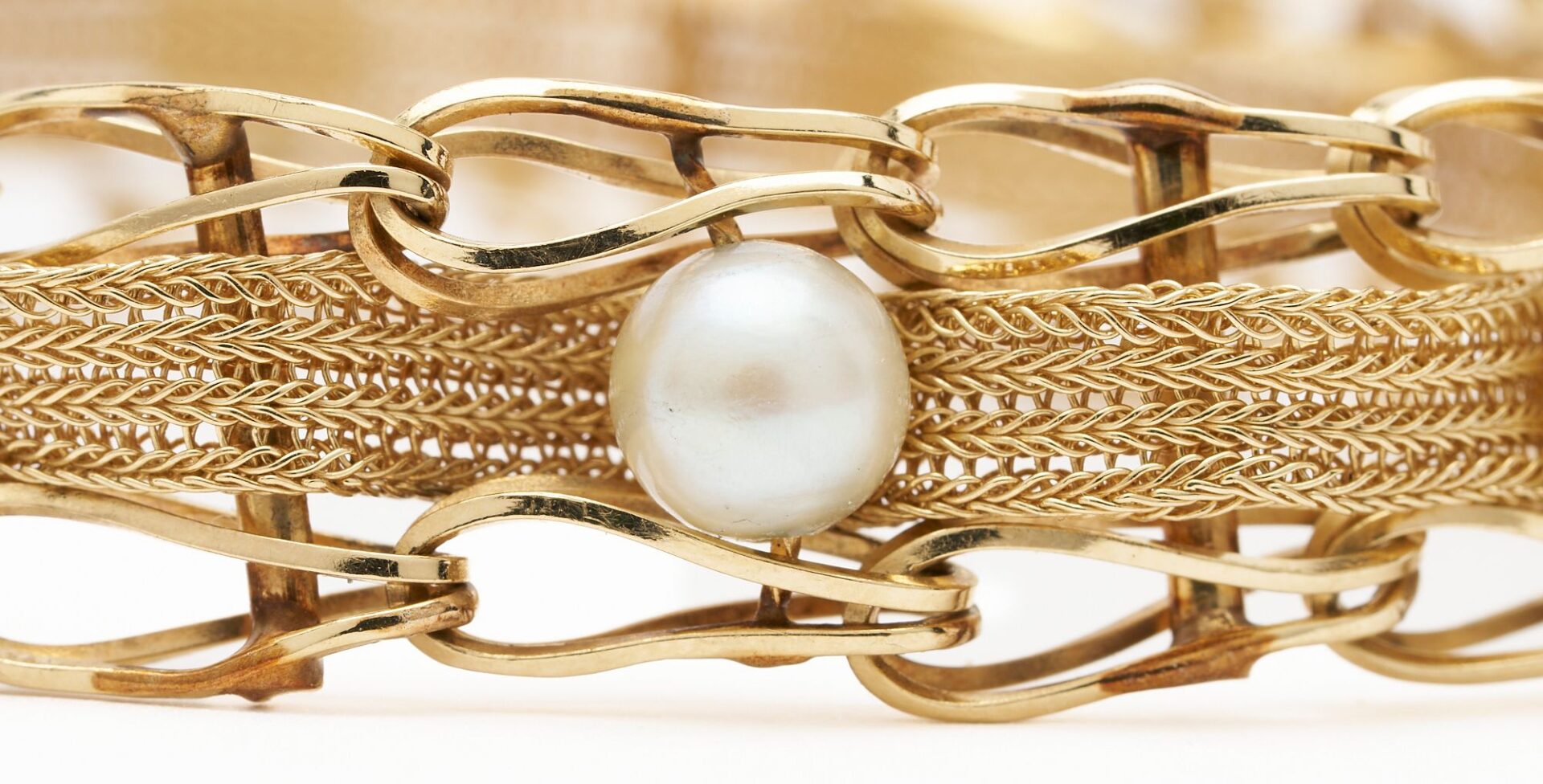 Lot 734: Ladies 14K Yellow Gold & Pearl Bracelet