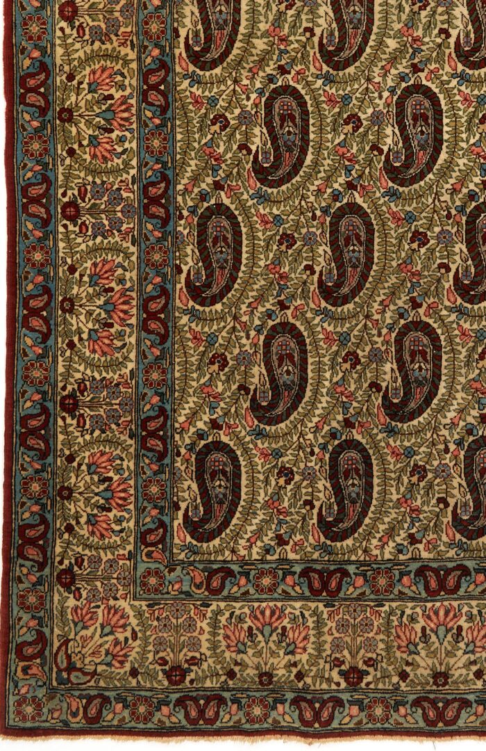 Lot 815: Persian Kerman or Kirman Rug / Carpet, 6' 7" x 4' 5"