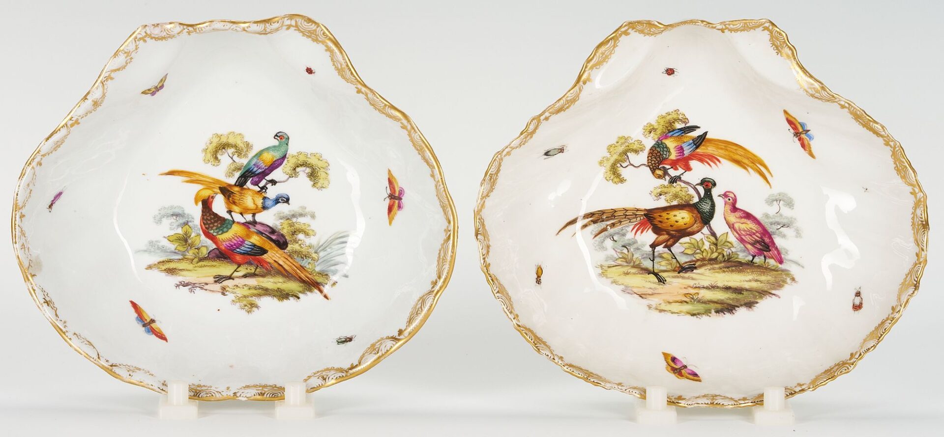 Lot 825: Porcelain Cherub Figural Clock & Pair Meissen Shell Dishes