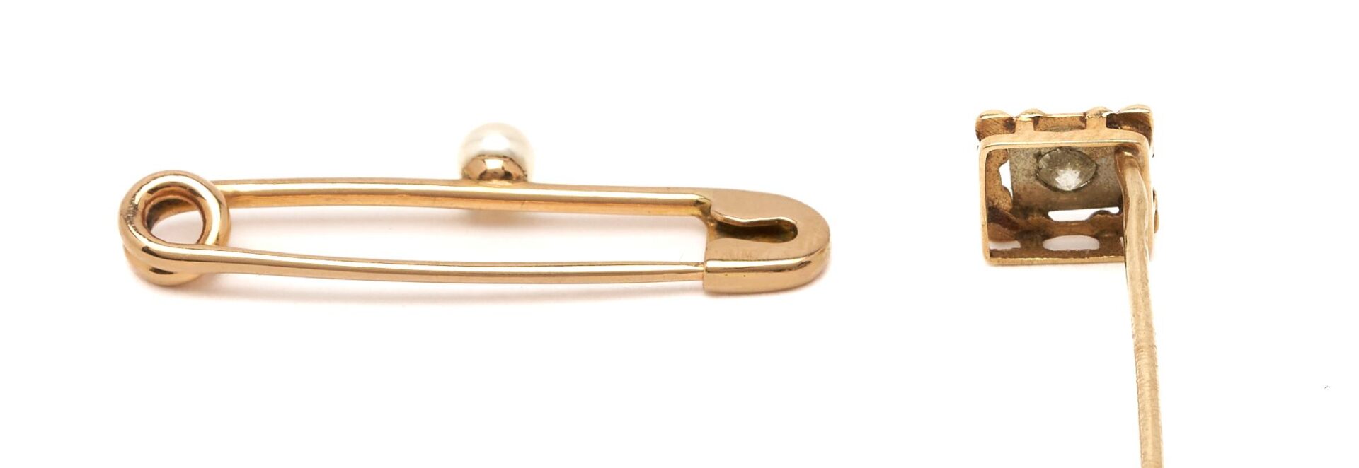 Lot 849: 4 Gold Stick Pins & 1 Men's Gold Ring