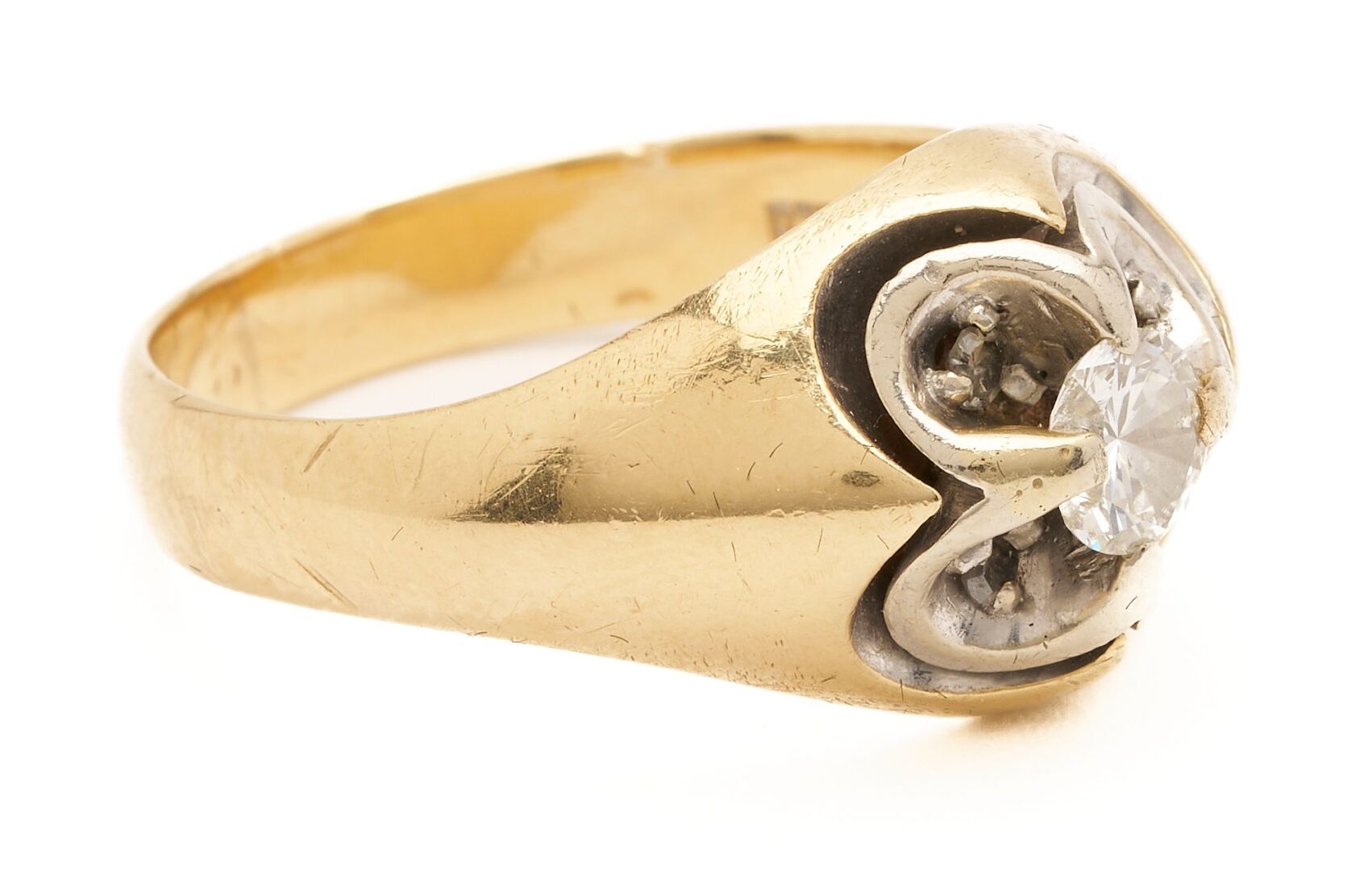 Lot 867: 14K Gold & Diamond Ring