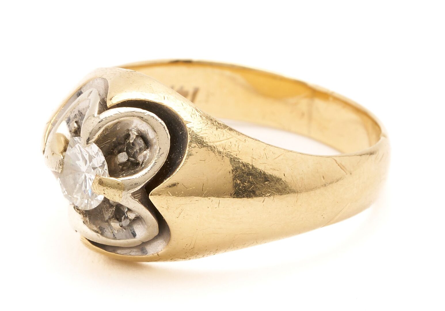 Lot 867: 14K Gold & Diamond Ring