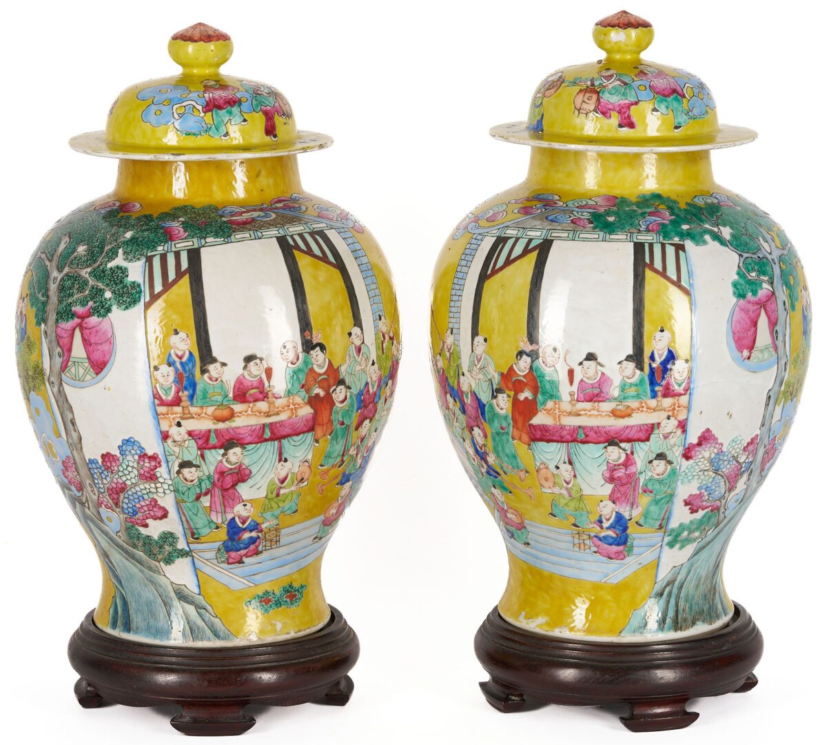 Lot 886: Pair Large Chinese Famille Rose Porcelain Ginger Jars