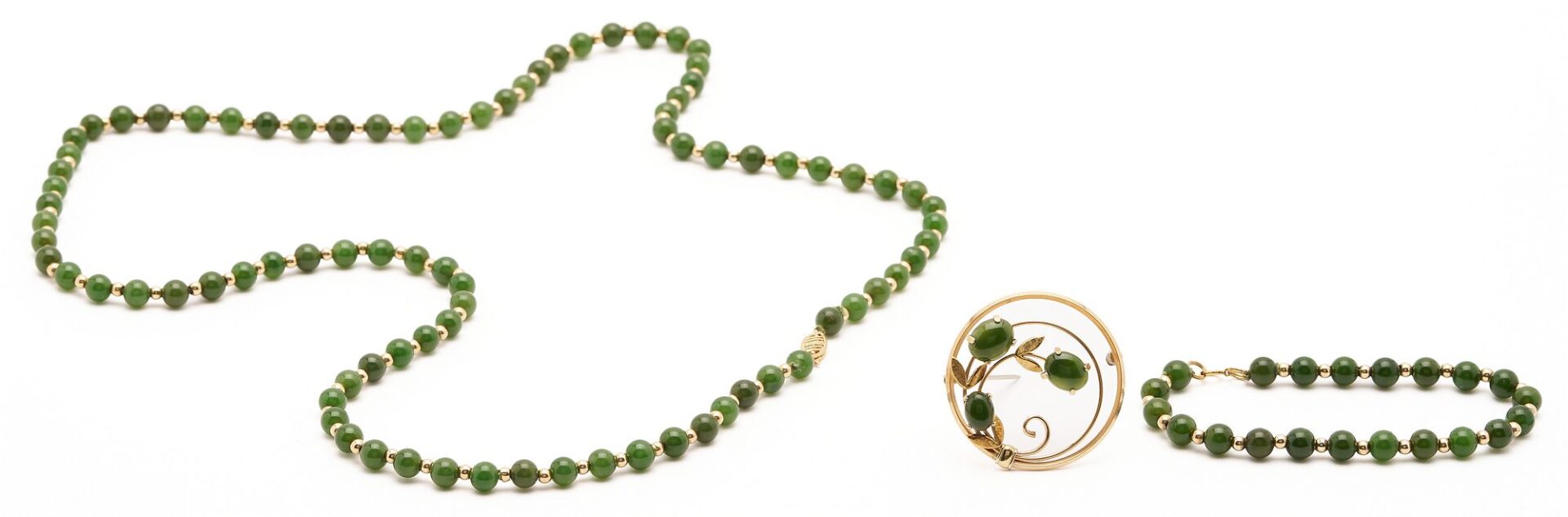 Lot 973: Jade & 14k Necklace, Bracelet & Brooch