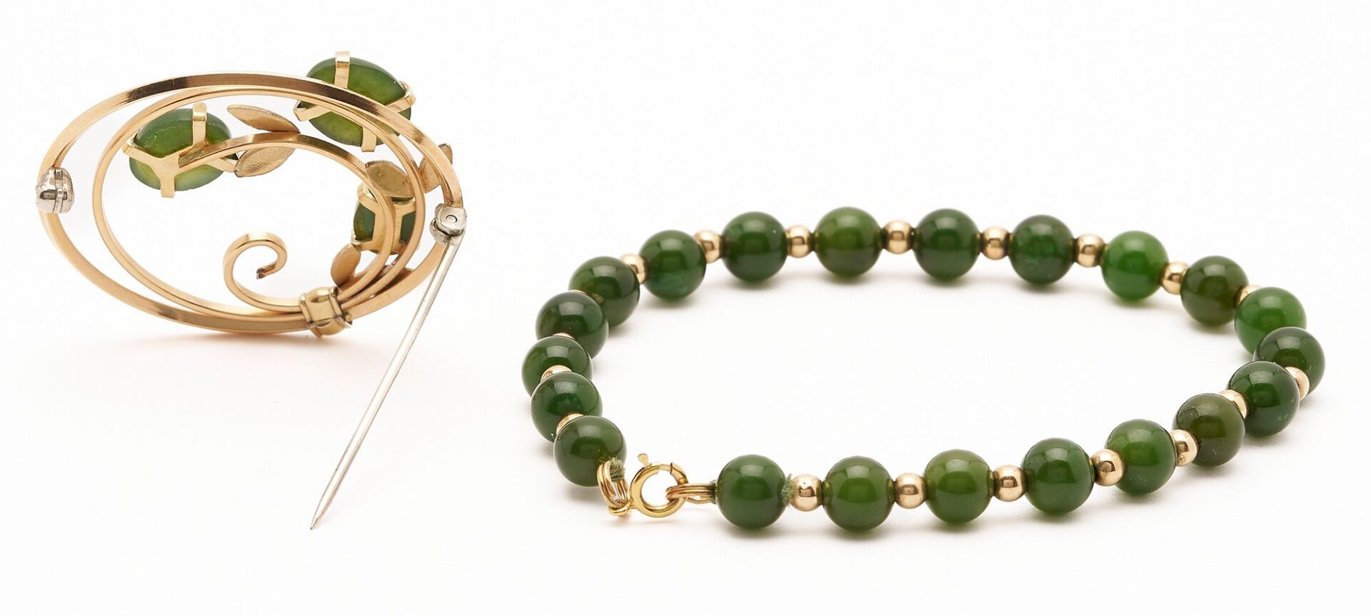 Lot 973: Jade & 14k Necklace, Bracelet & Brooch