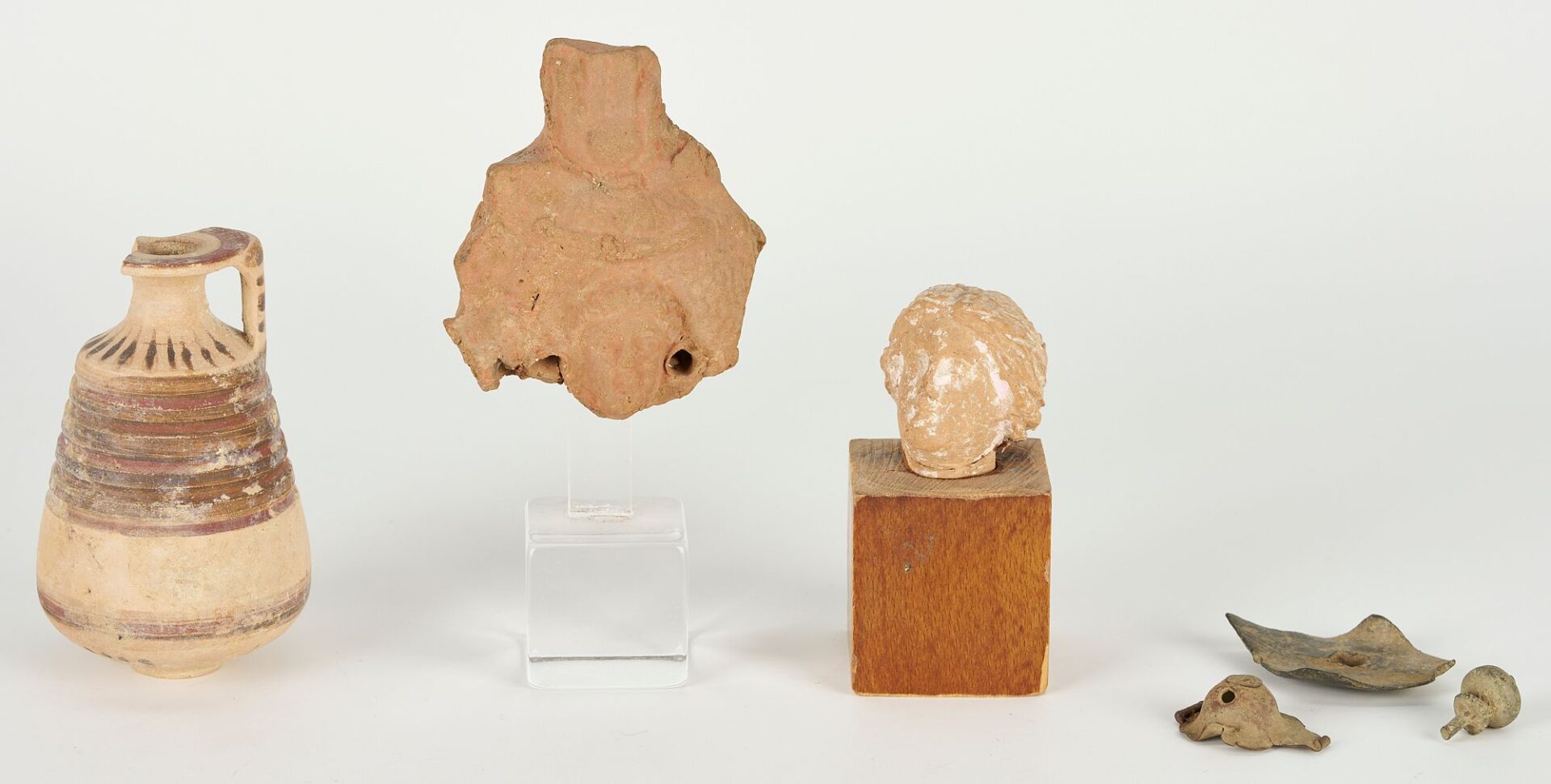 Lot 976: 8 Greco Roman Artifacts