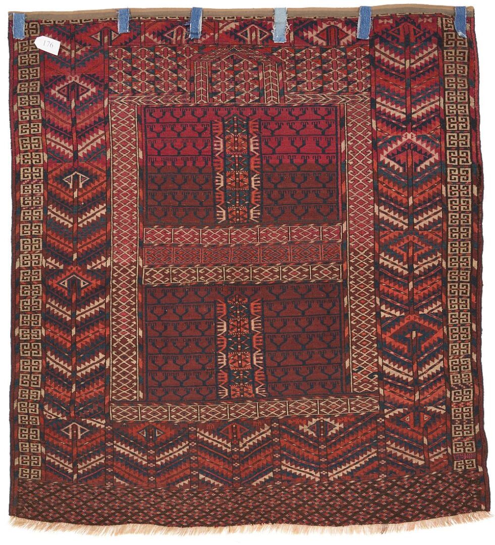 Lot 986: Antique Tekke Turkmen Ensi Rug, 4'ÃÂ 5"ÃÂ x 4'ÃÂ 1"