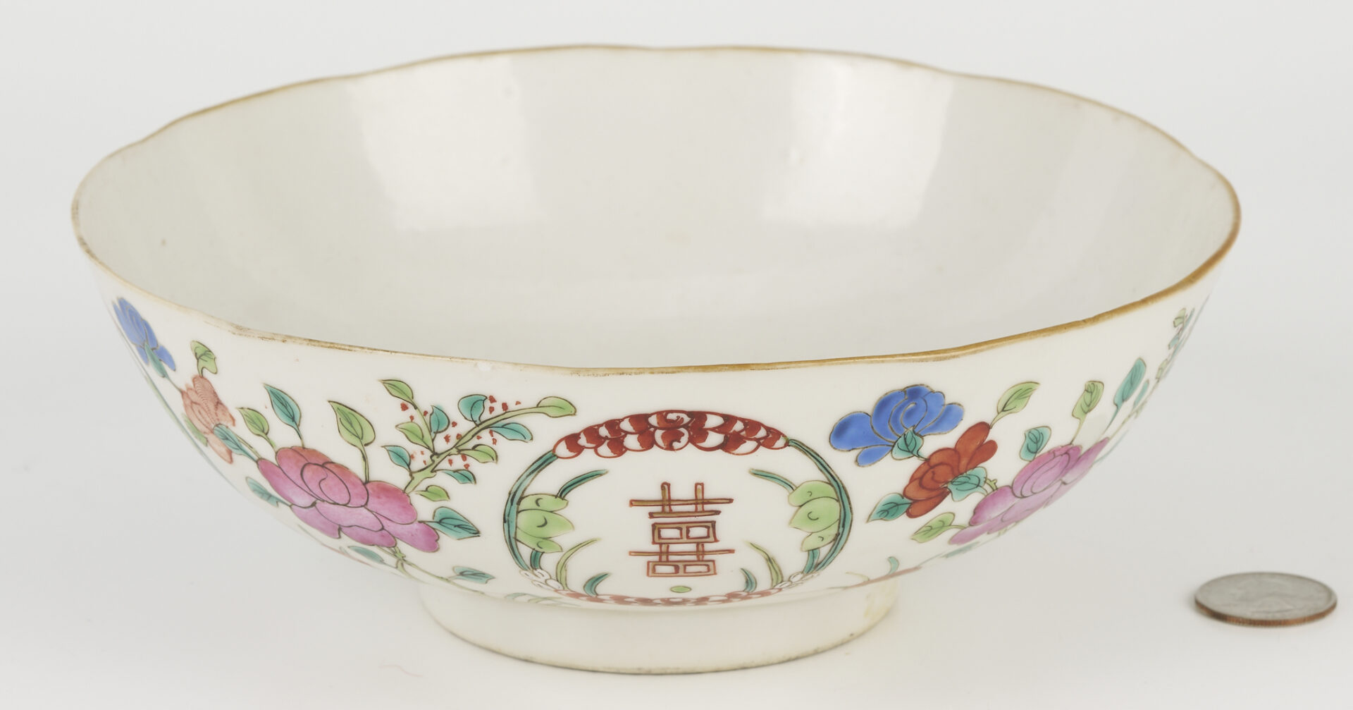 Lot 1069: Chinese Famille Rose Porcelain Bowl