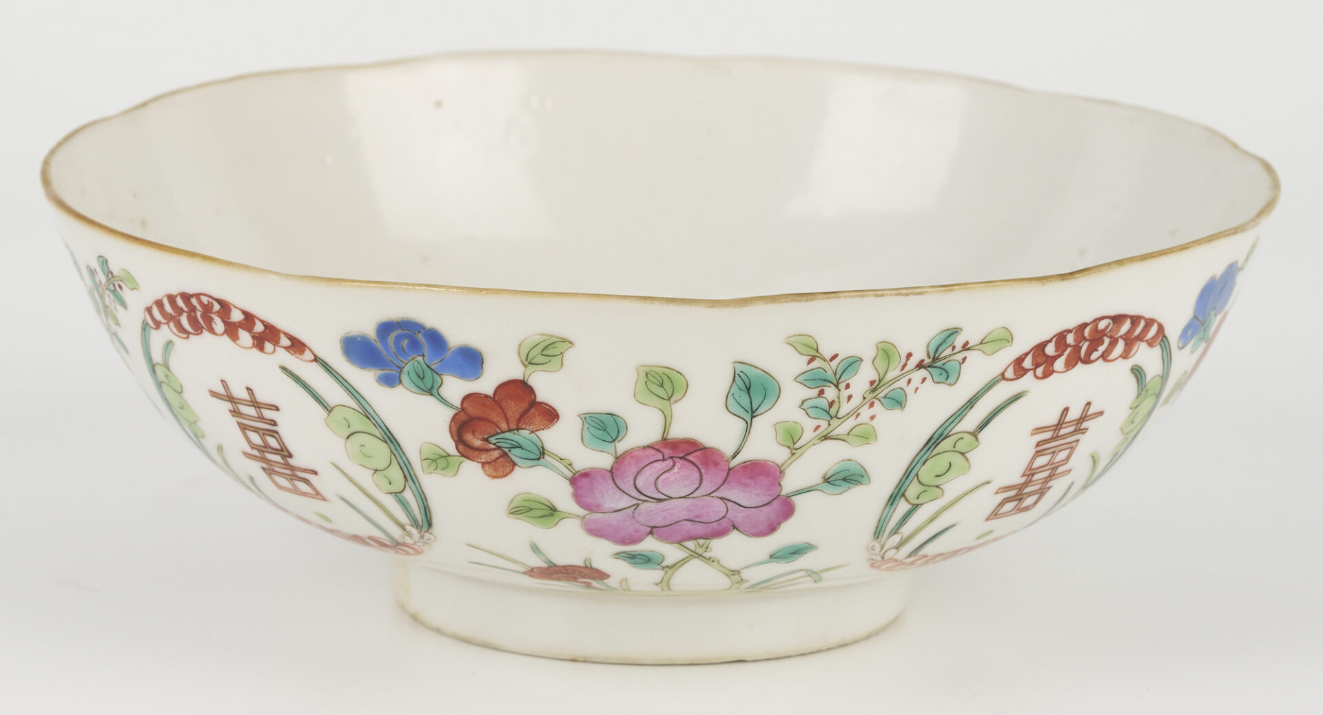 Lot 1069: Chinese Famille Rose Porcelain Bowl