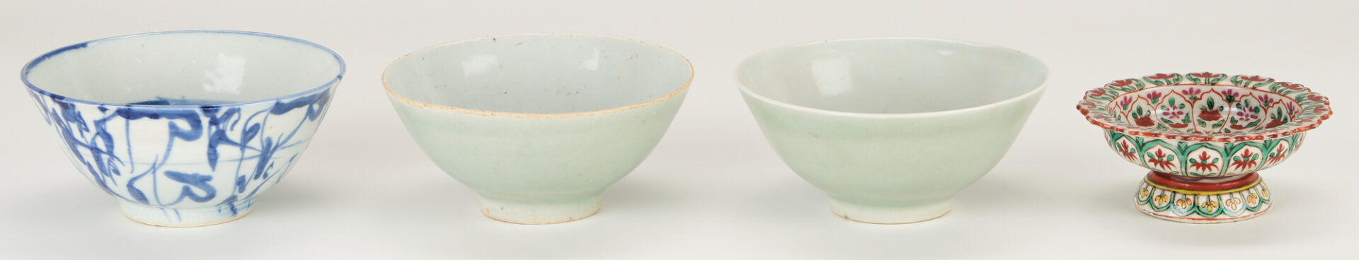 Lot 1070: 6 Asian Porcelain Items, incl. Double Gourd Vases and Chinese Export