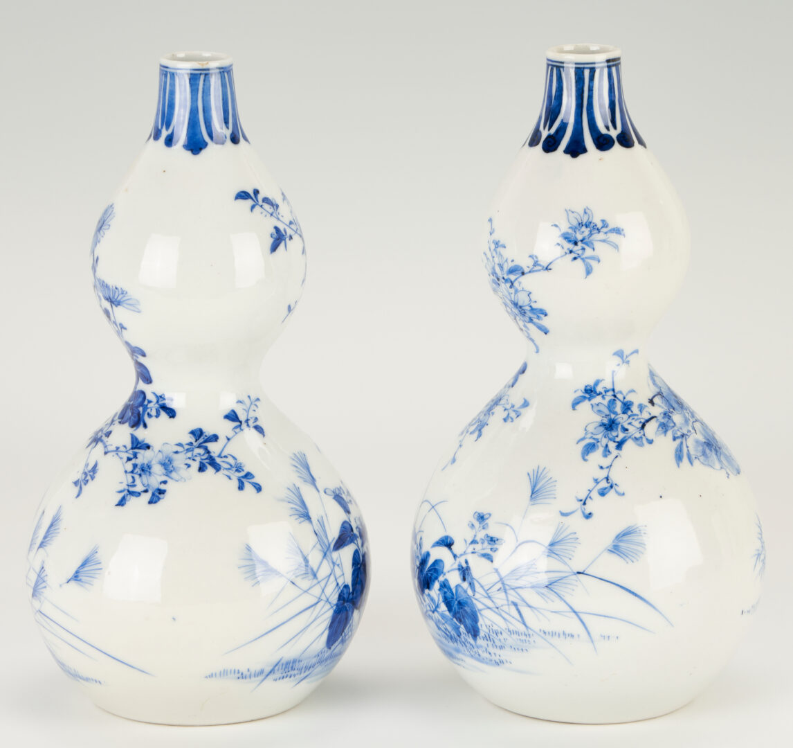 Lot 1070: 6 Asian Porcelain Items, incl. Double Gourd Vases and Chinese Export