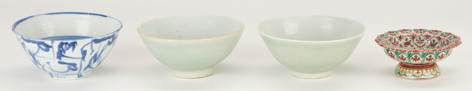 Lot 1070: 6 Asian Porcelain Items, incl. Double Gourd Vases and Chinese Export