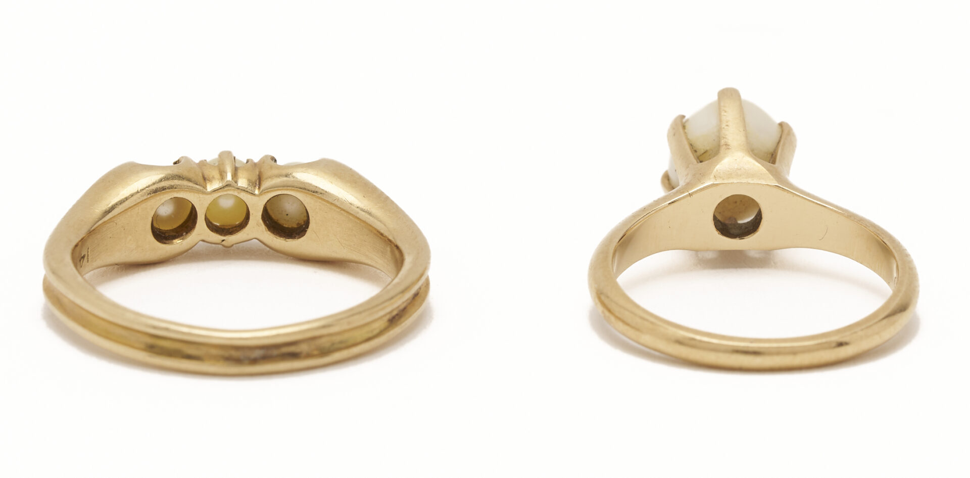 Lot 1099: Three (3) 14K Gold & Pearl Rings