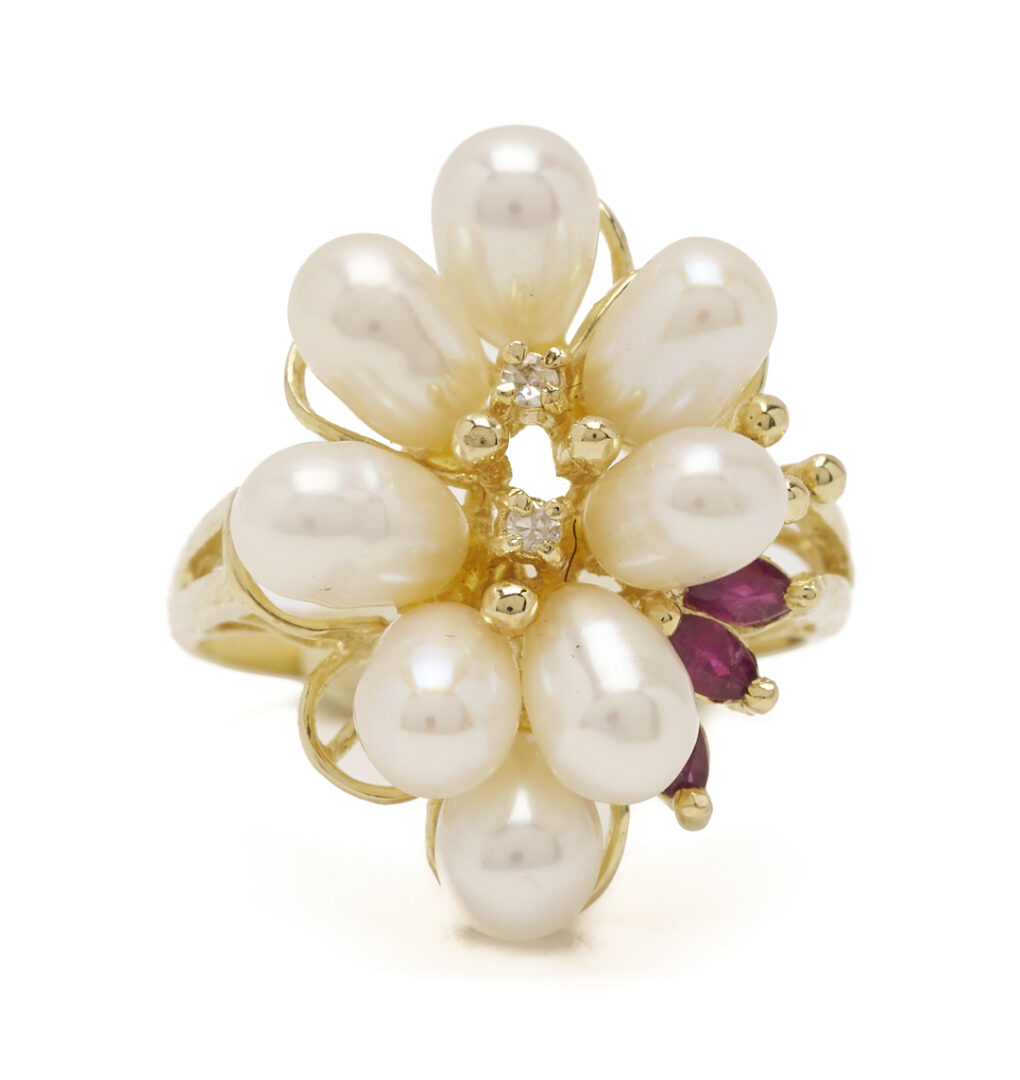 Lot 1099: Three (3) 14K Gold & Pearl Rings