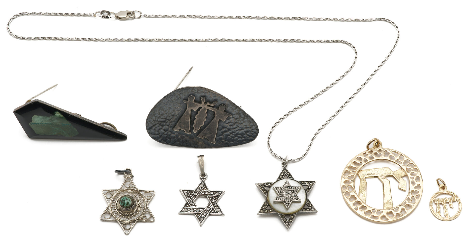 Lot 1232: 7 Gold or Silver Judaic Jewelry Items