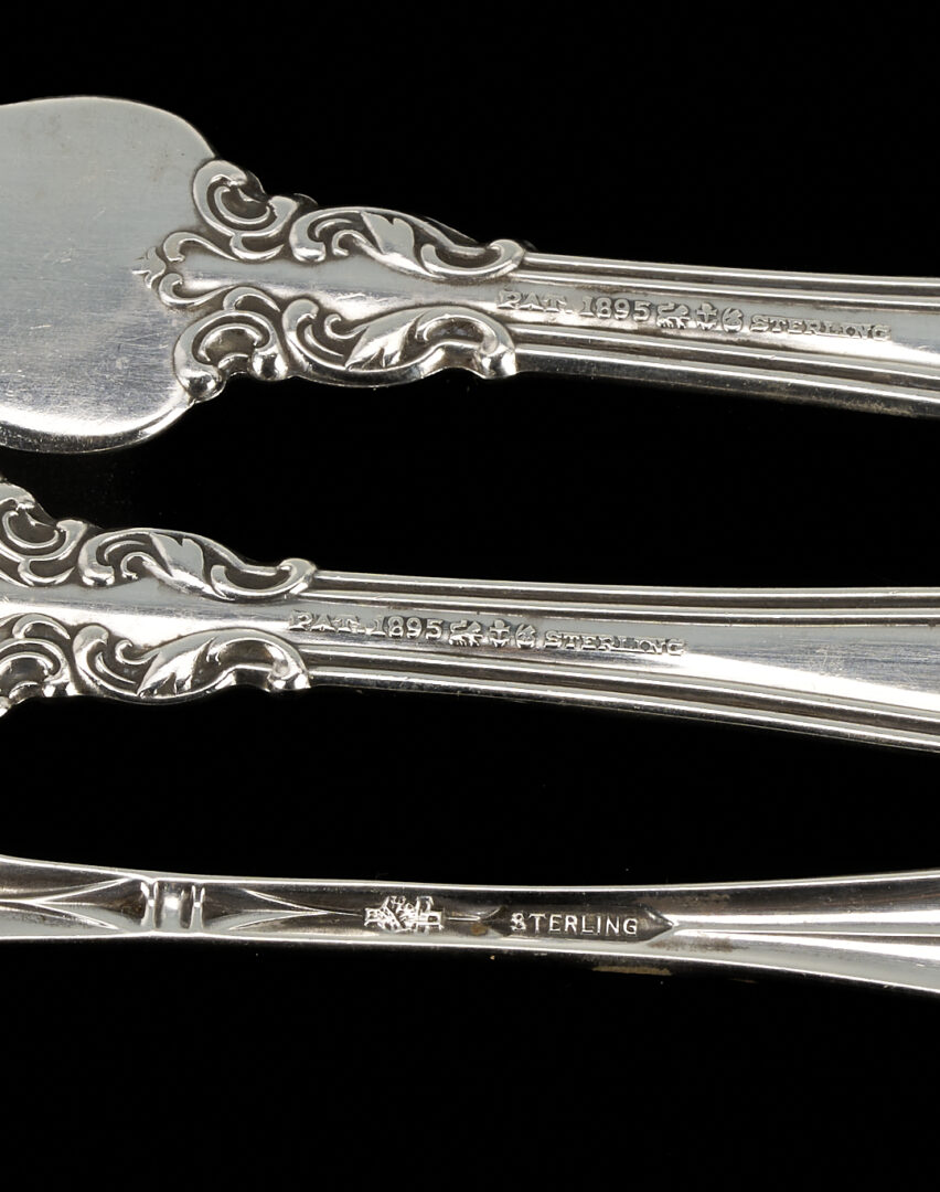 Lot 1251: 13 pcs. Sterling Flatware incl. Saratoga Chip Server