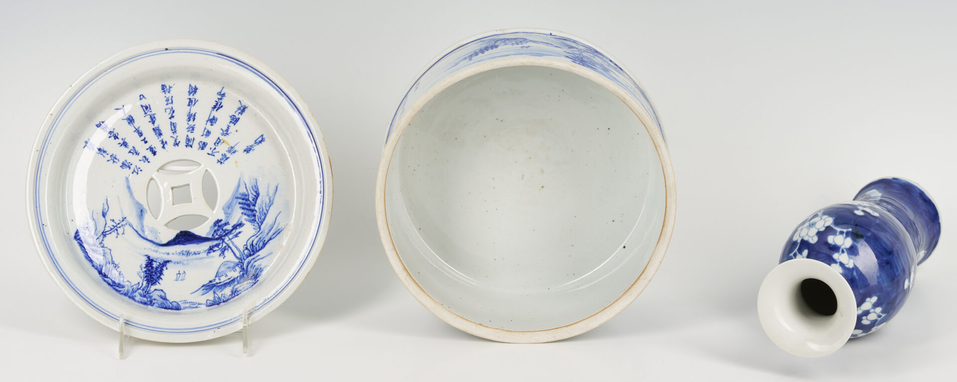 Lot 27: 5 Pieces Asian Blue and White Porcelain