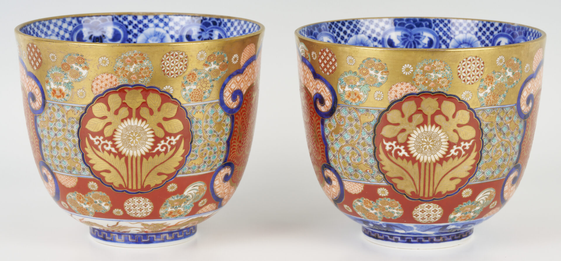 Lot 28: 2 Imari Fukagawa Bowls plus 2 Chinese Export Tea Caddies