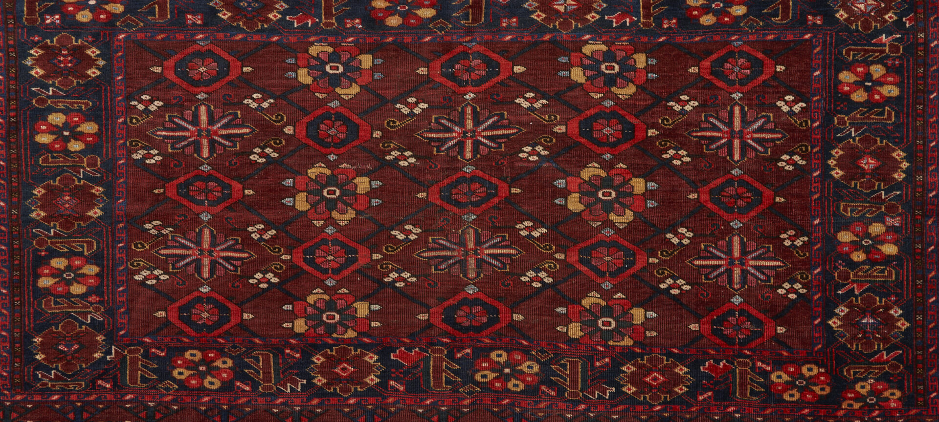 Lot 310: Antique Beshir Torba Turkmen Rug