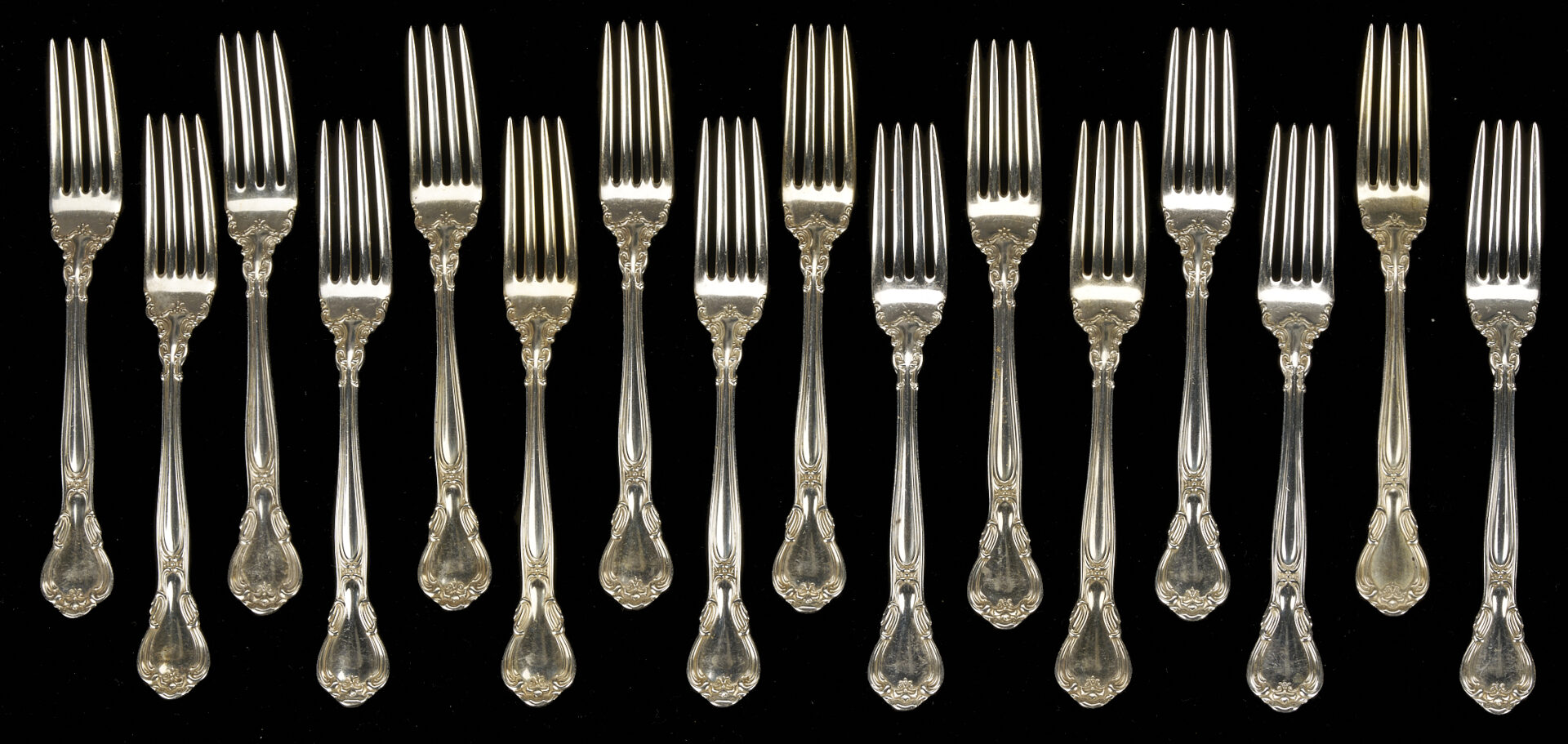 Lot 331: 76 Gorham Chantilly Sterling Silver Flatware Pieces