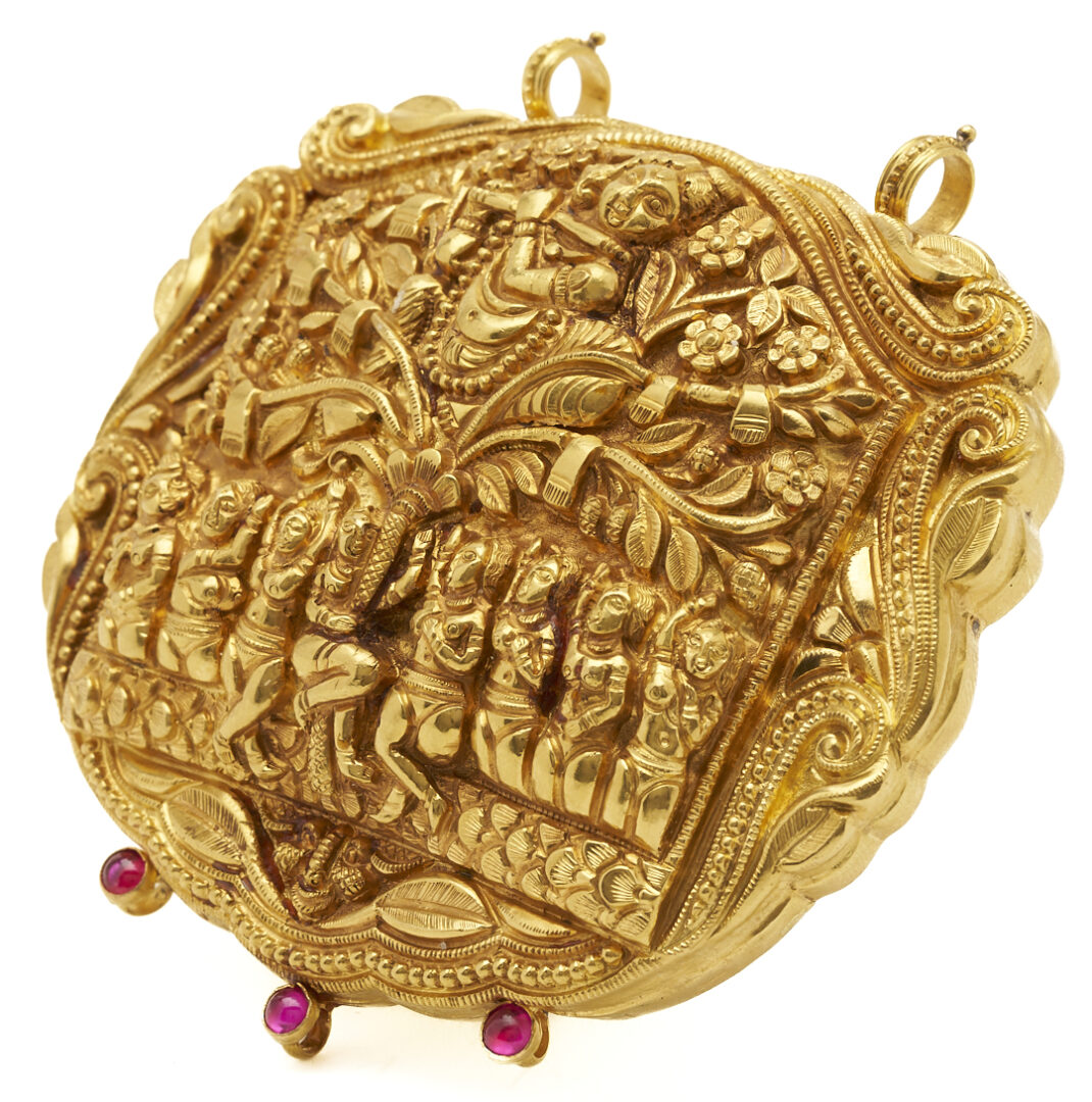 Lot 34: Indian 22K Gold Amulet Depicting Krishna