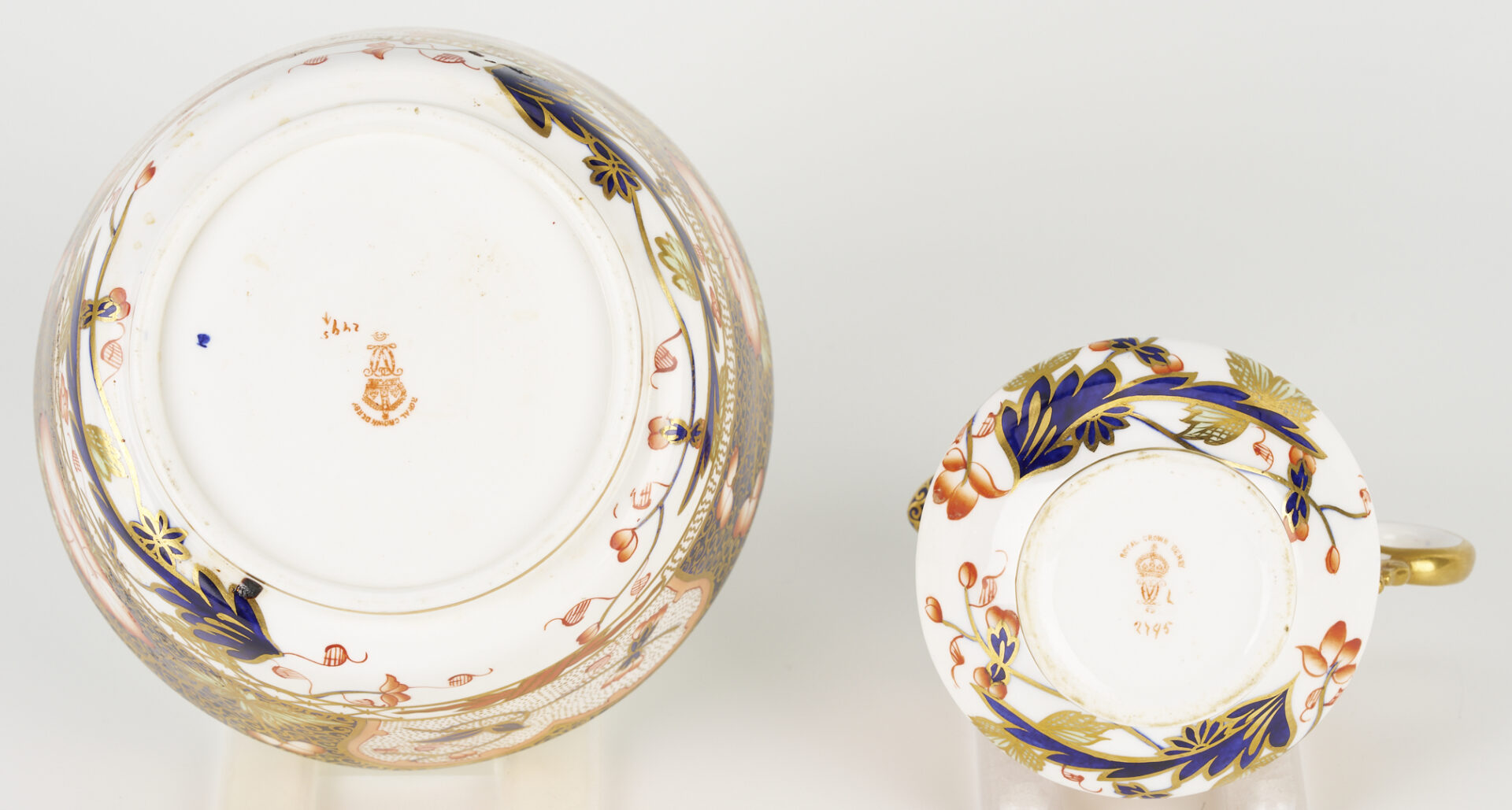 Lot 459: Royal Crown Derby Dessert Service for 12