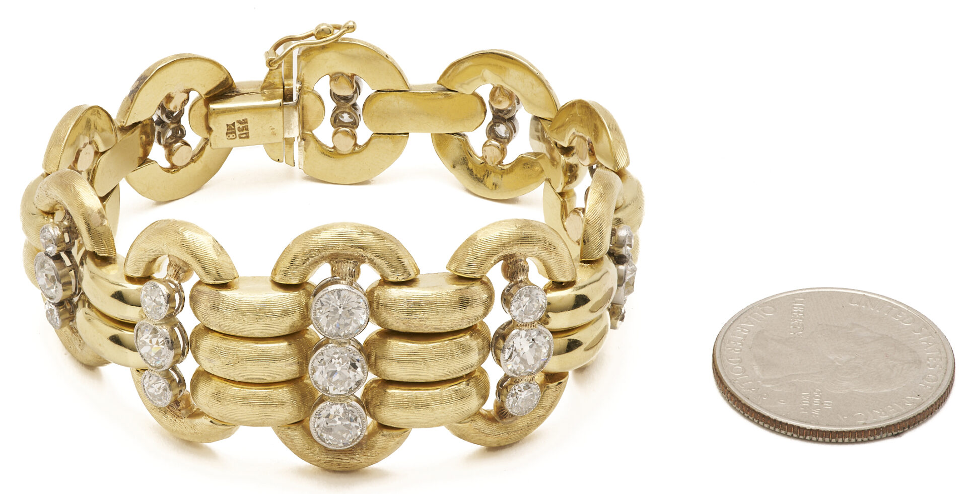 Lot 51: Lady's Vintage 18K Yellow Gold & Diamond Oval Link Bracelet