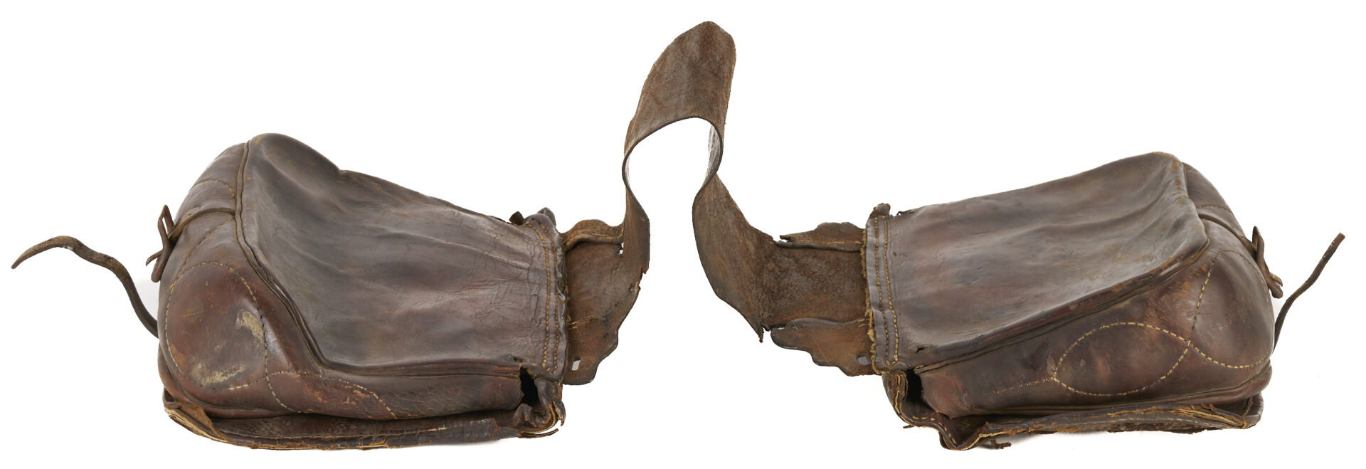 Lot 629: Civil War CSA Saddlebags & Socks, Bledsoe Co. Family