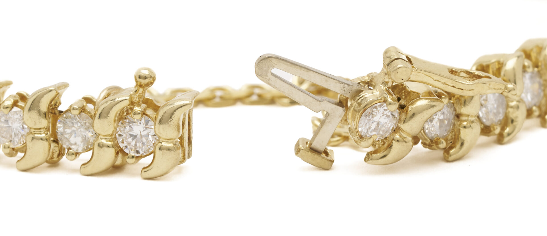 Lot 685: Ladies' 14K Gold and Diamond Tennis Bracelet