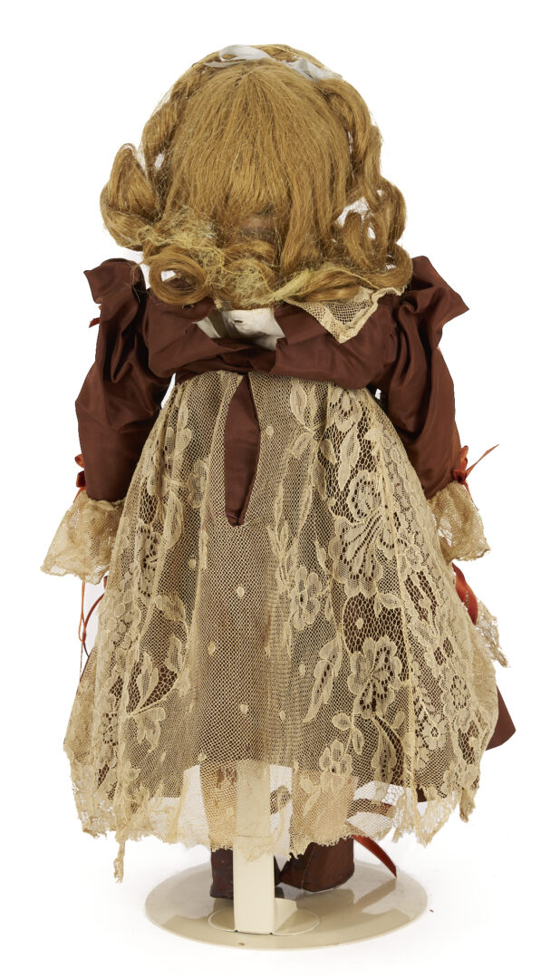 Lot 752: Tete Jumeau SGDG 8 19" Doll