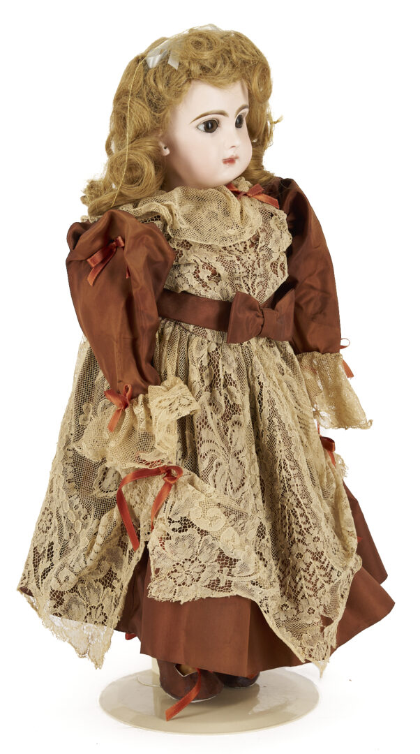 Lot 752: Tete Jumeau SGDG 8 19" Doll