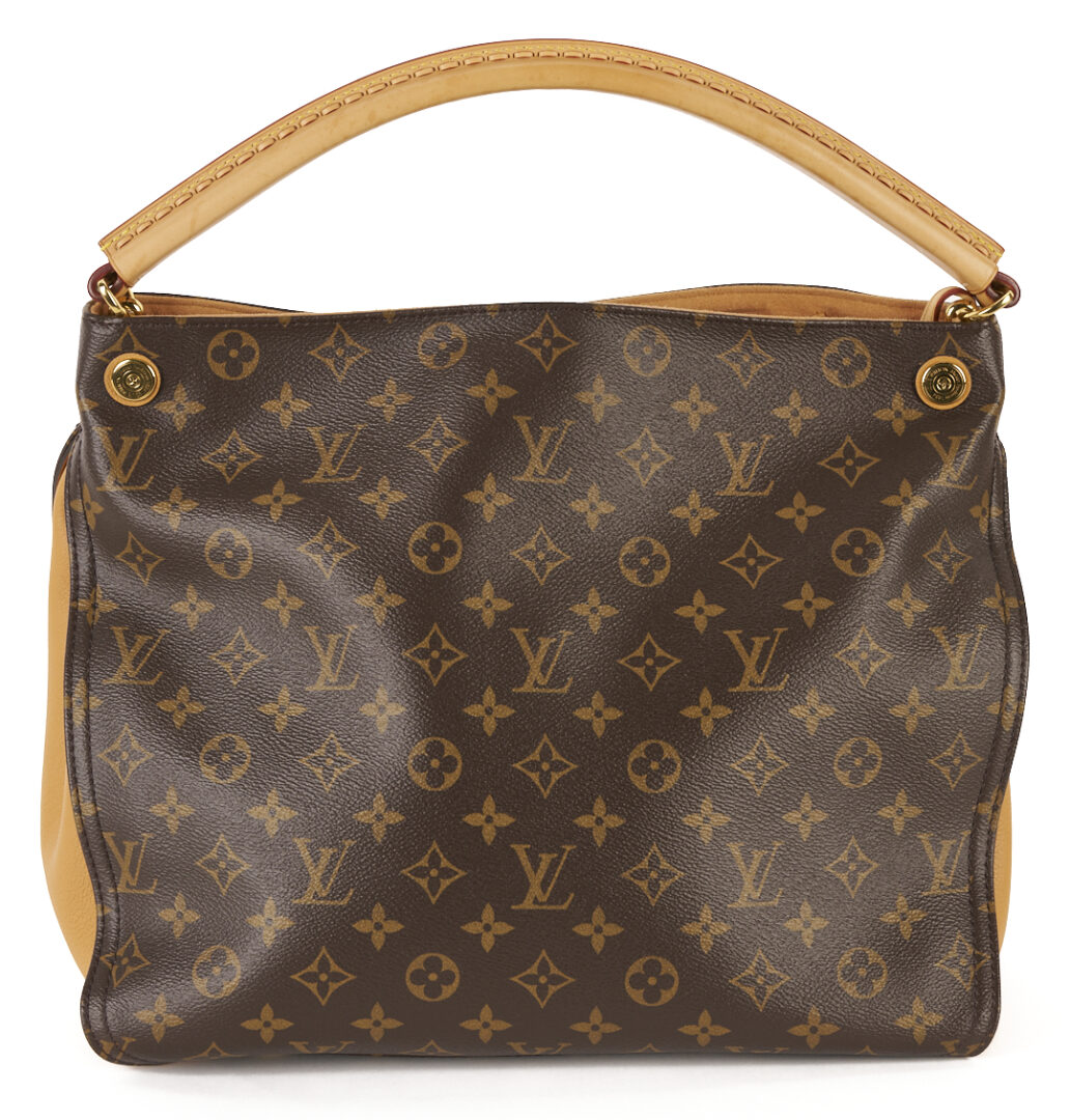 Lot 759: Louis Vuitton Epice Gaia Bag