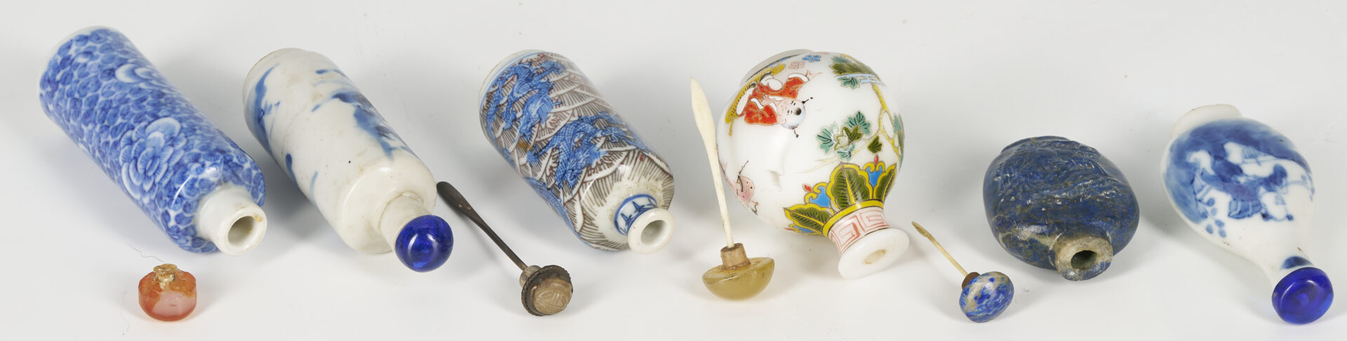 Lot 778: 6 Chinese Snuff Bottles