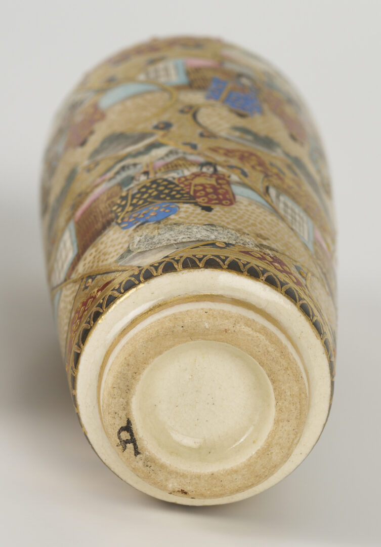 Lot 782: 5 Japanese Meiji Satsuma Miniature Vases