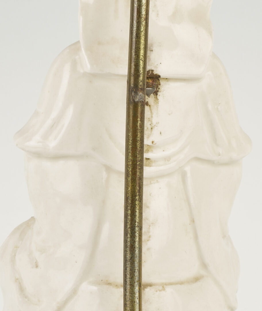 Lot 783: 3 Chinese Items: Lamp, Snuff Bottle, Cinnabar Jar – END OF DAY ONE