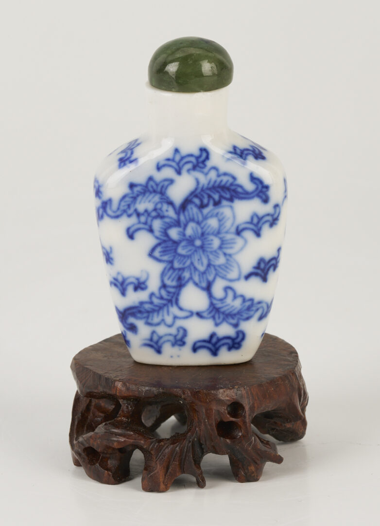 Lot 783: 3 Chinese Items: Lamp, Snuff Bottle, Cinnabar Jar – END OF DAY ONE