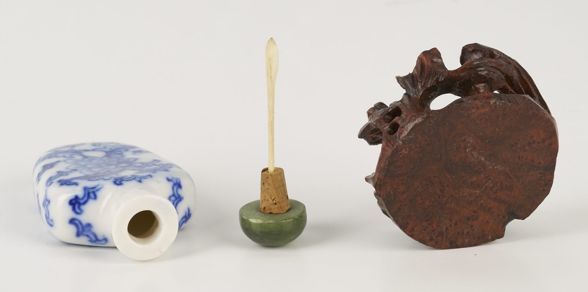 Lot 783: 3 Chinese Items: Lamp, Snuff Bottle, Cinnabar Jar – END OF DAY ONE