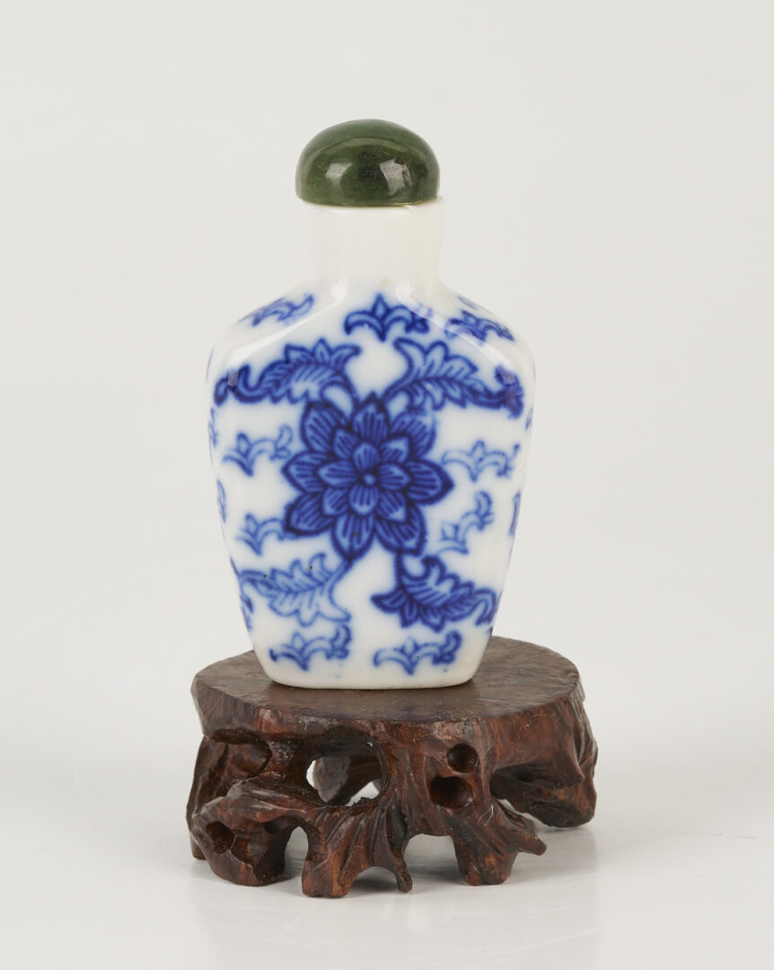 Lot 783: 3 Chinese Items: Lamp, Snuff Bottle, Cinnabar Jar – END OF DAY ONE