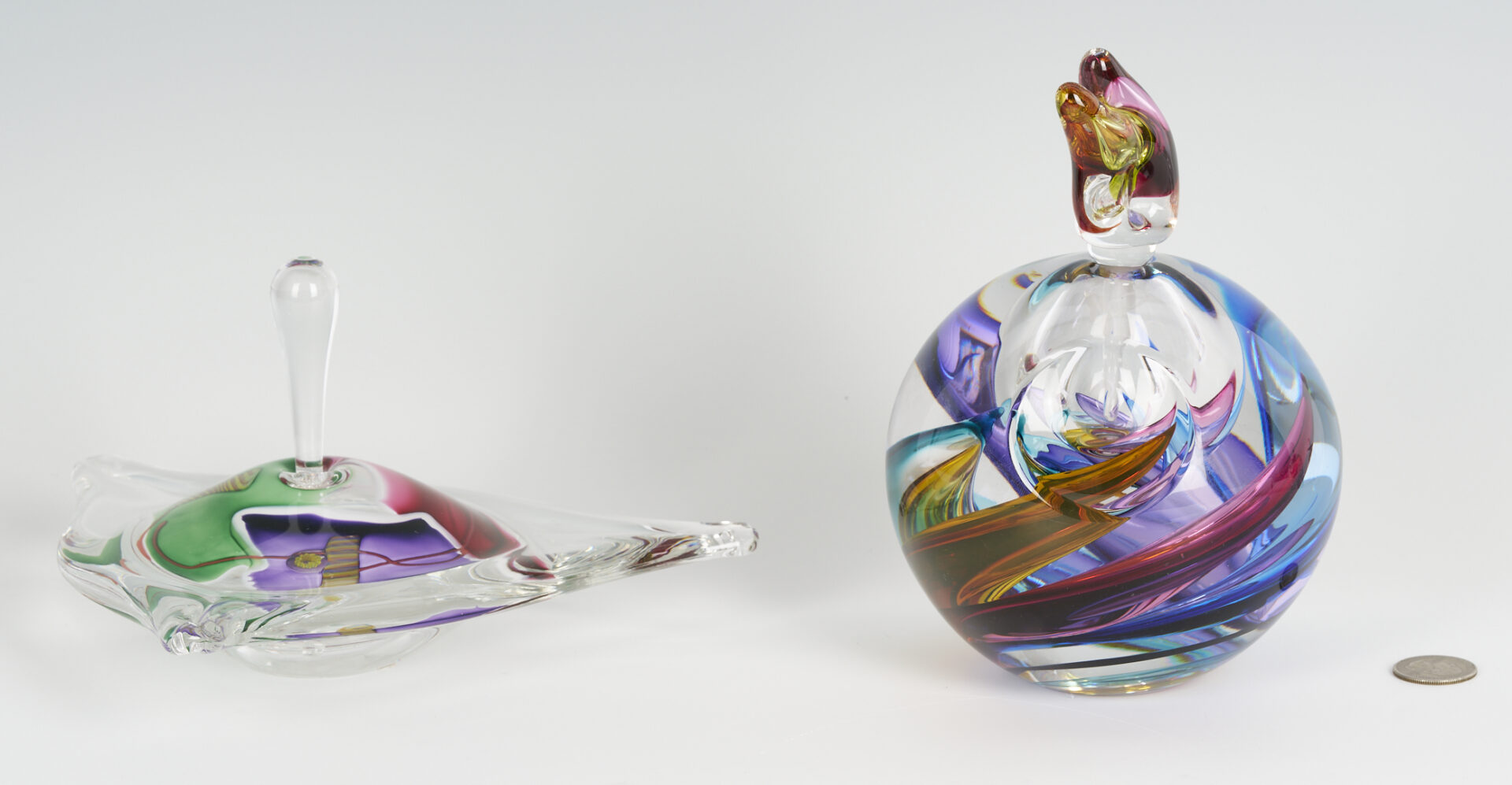 Lot 822: 5 Art Glass Items, Perfume Bottles & Leaf Dish, Incl. Signed