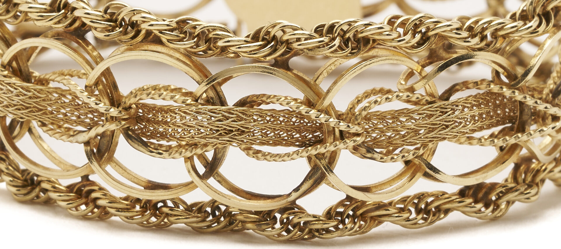 Lot 830: Ladies' 14K Yellow Gold Bracelet