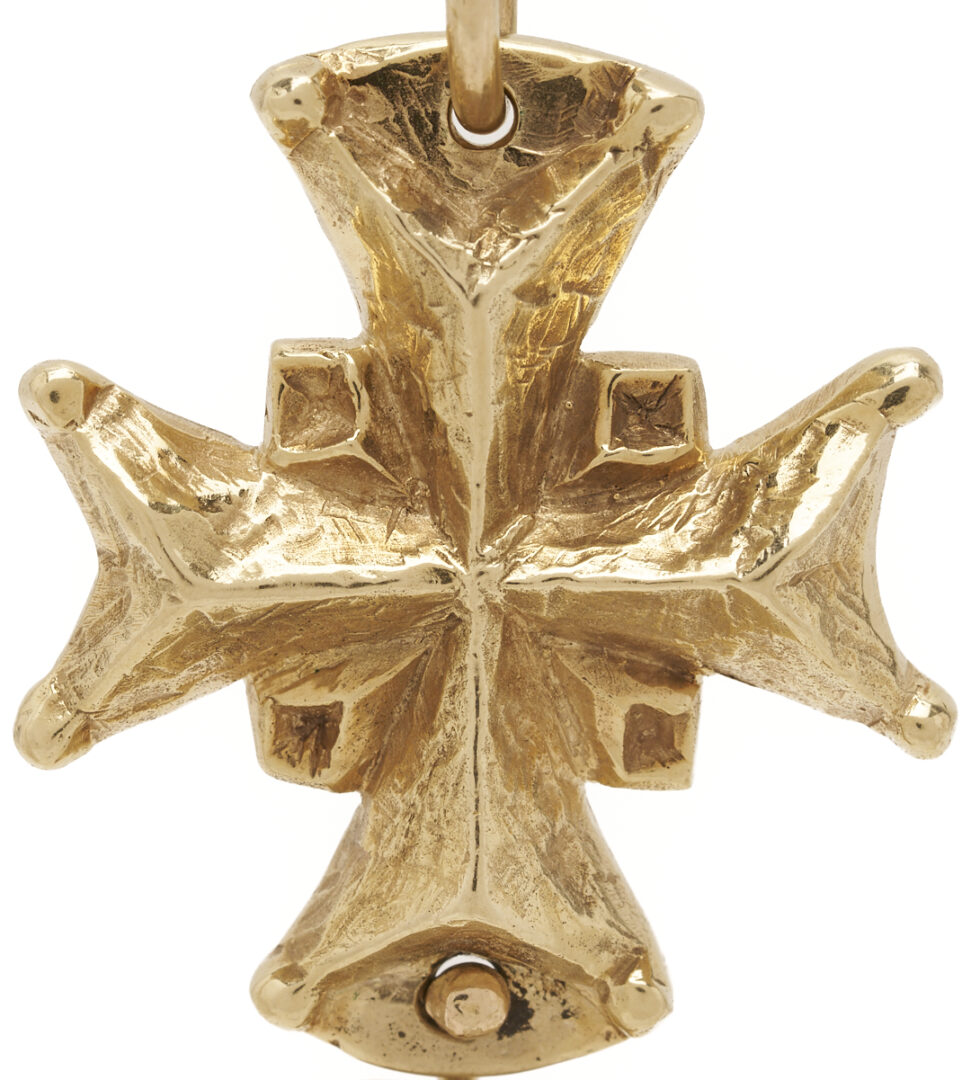 Lot 835: 14K Gold James Avery Cross Pendant