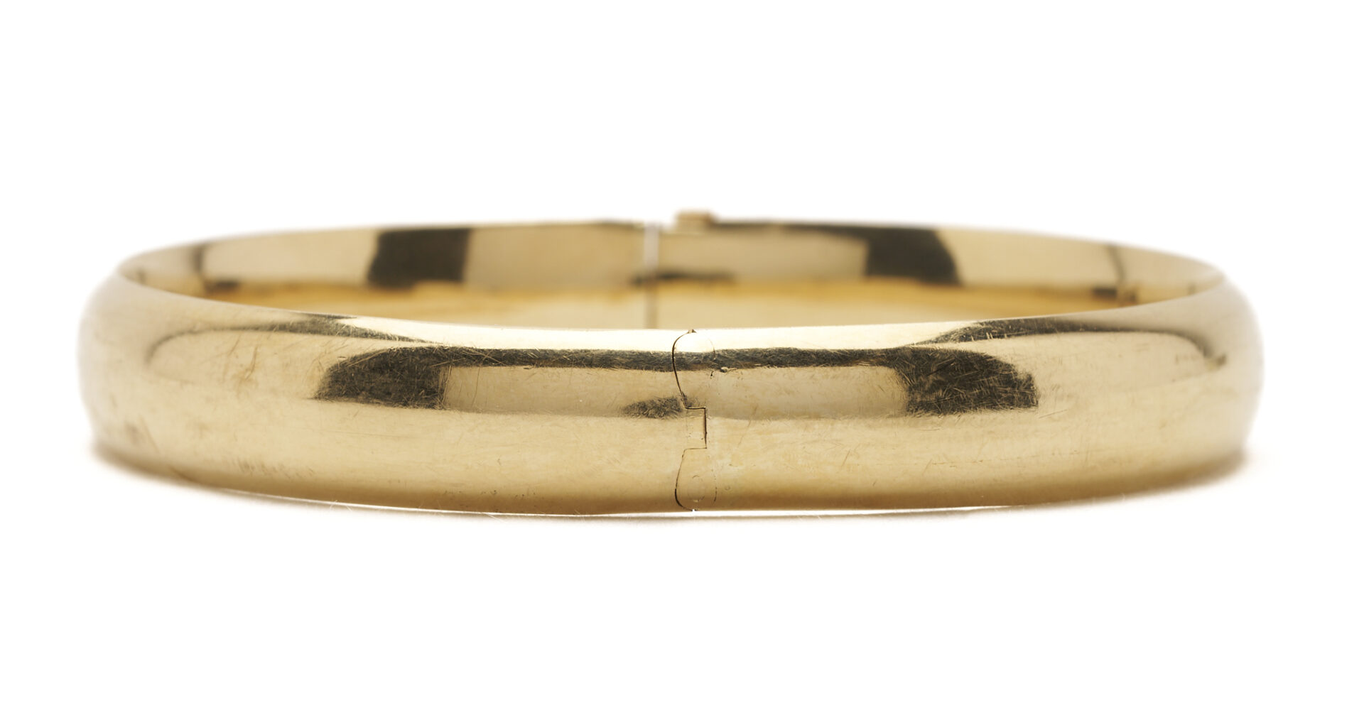 Lot 854: 14K Yellow Gold Hollow Bangle Bracelet