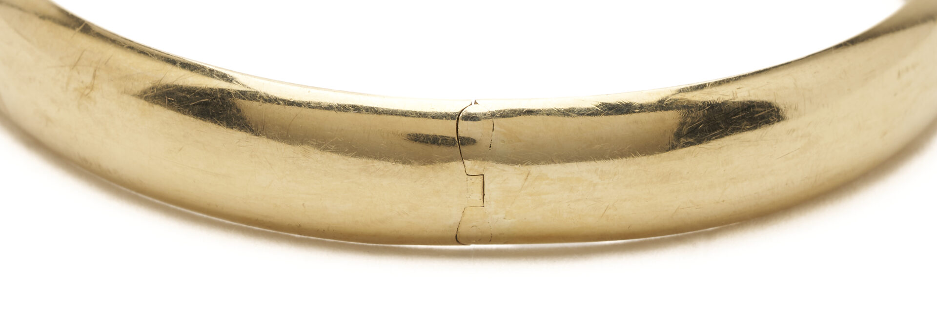 Lot 854: 14K Yellow Gold Hollow Bangle Bracelet