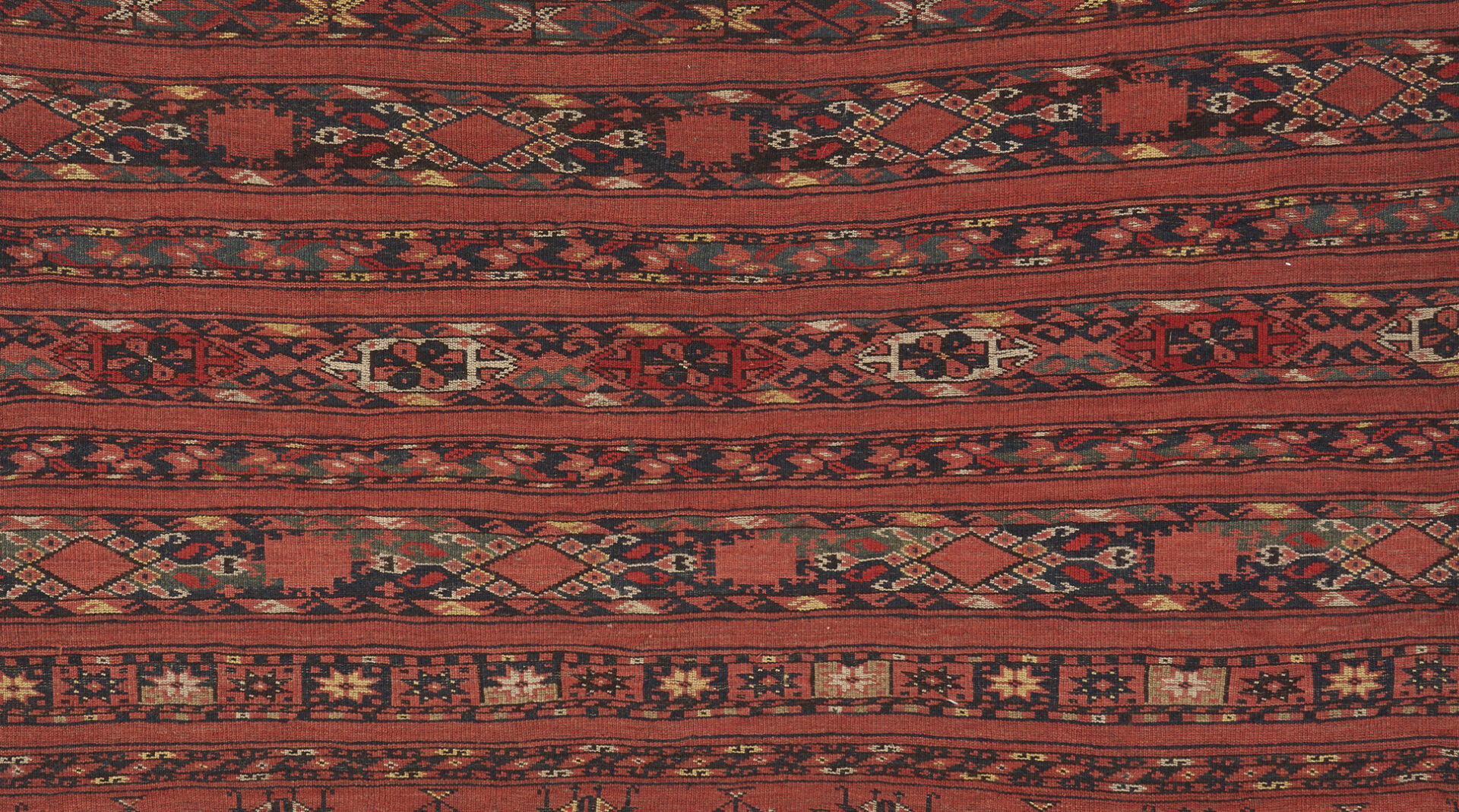 Lot 895: Antique Ersari Turkmen Chuval Rug