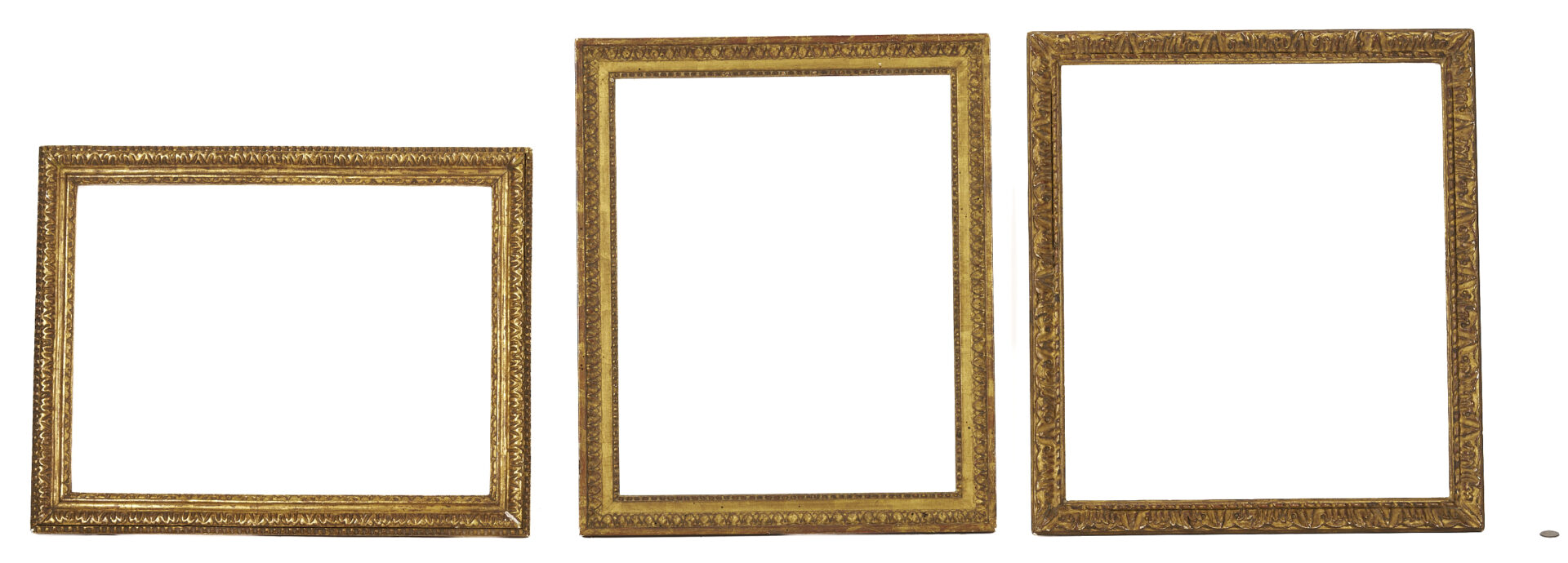 Lot 915: 13 Assorted Frames for Paintings